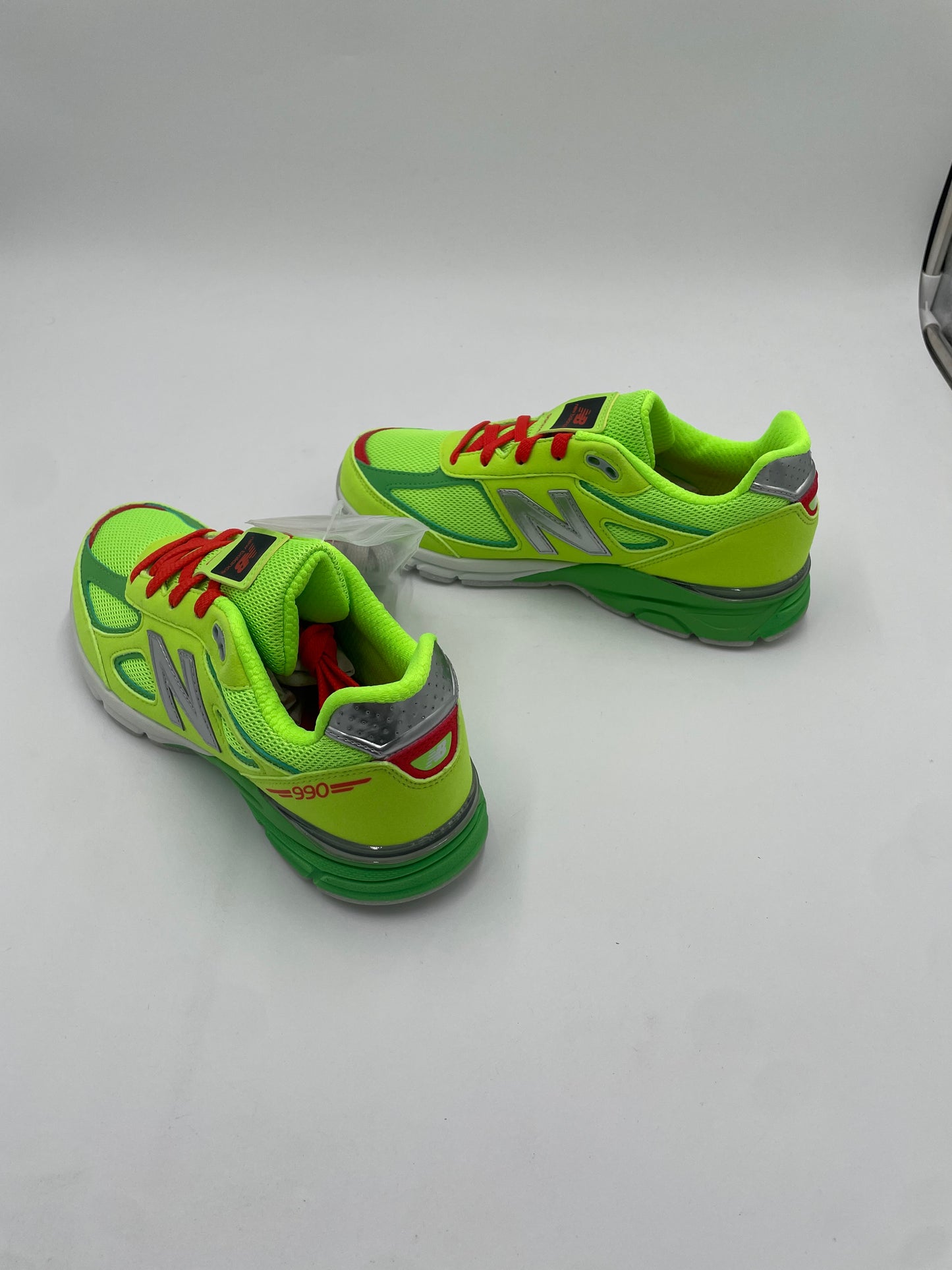 New Balance 99vo4 (dtlr festive)