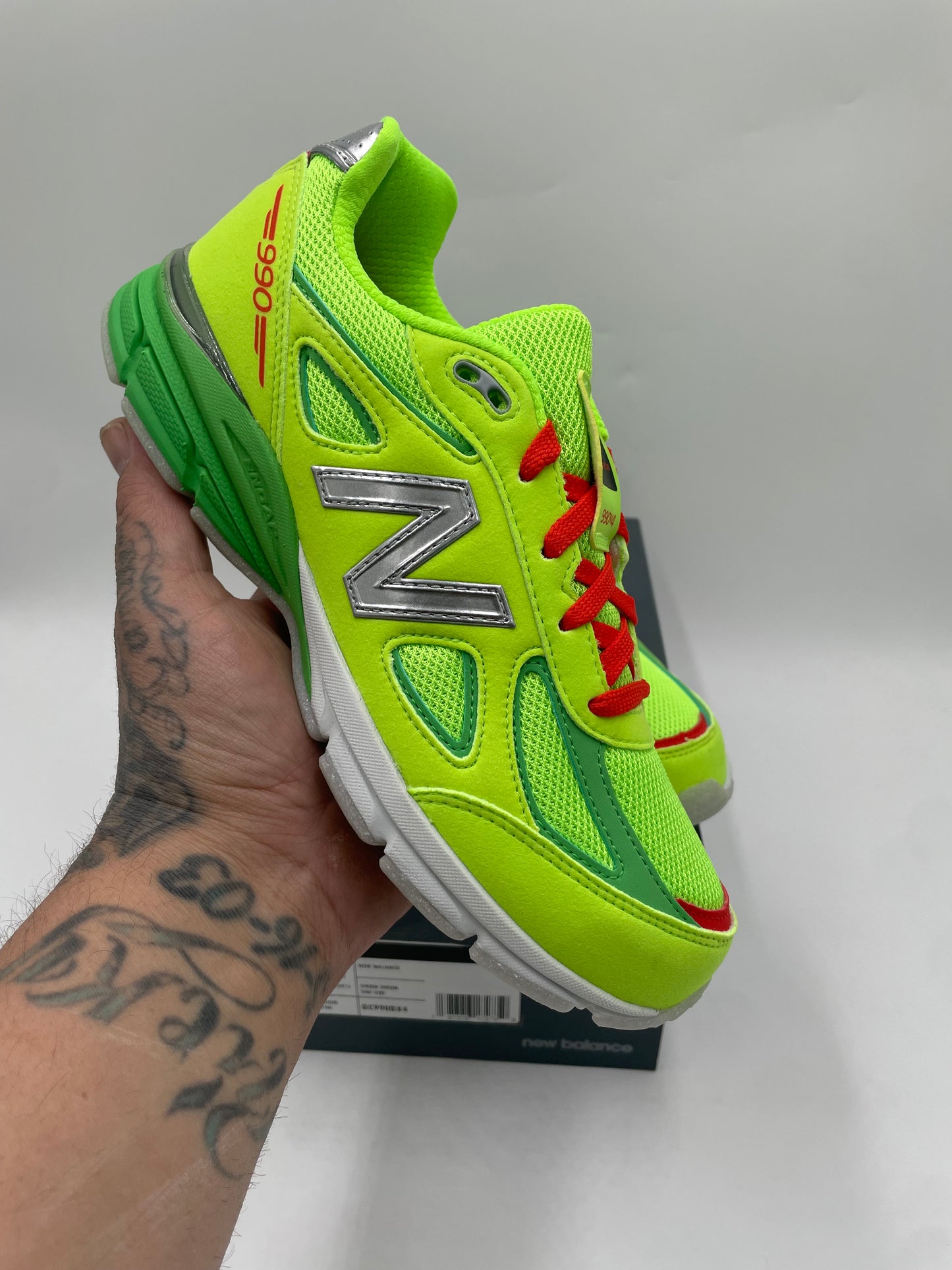 New Balance 99vo4 (dtlr festive)