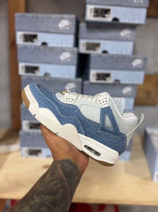 Wmn’s Air Jordan 4 “Denim”