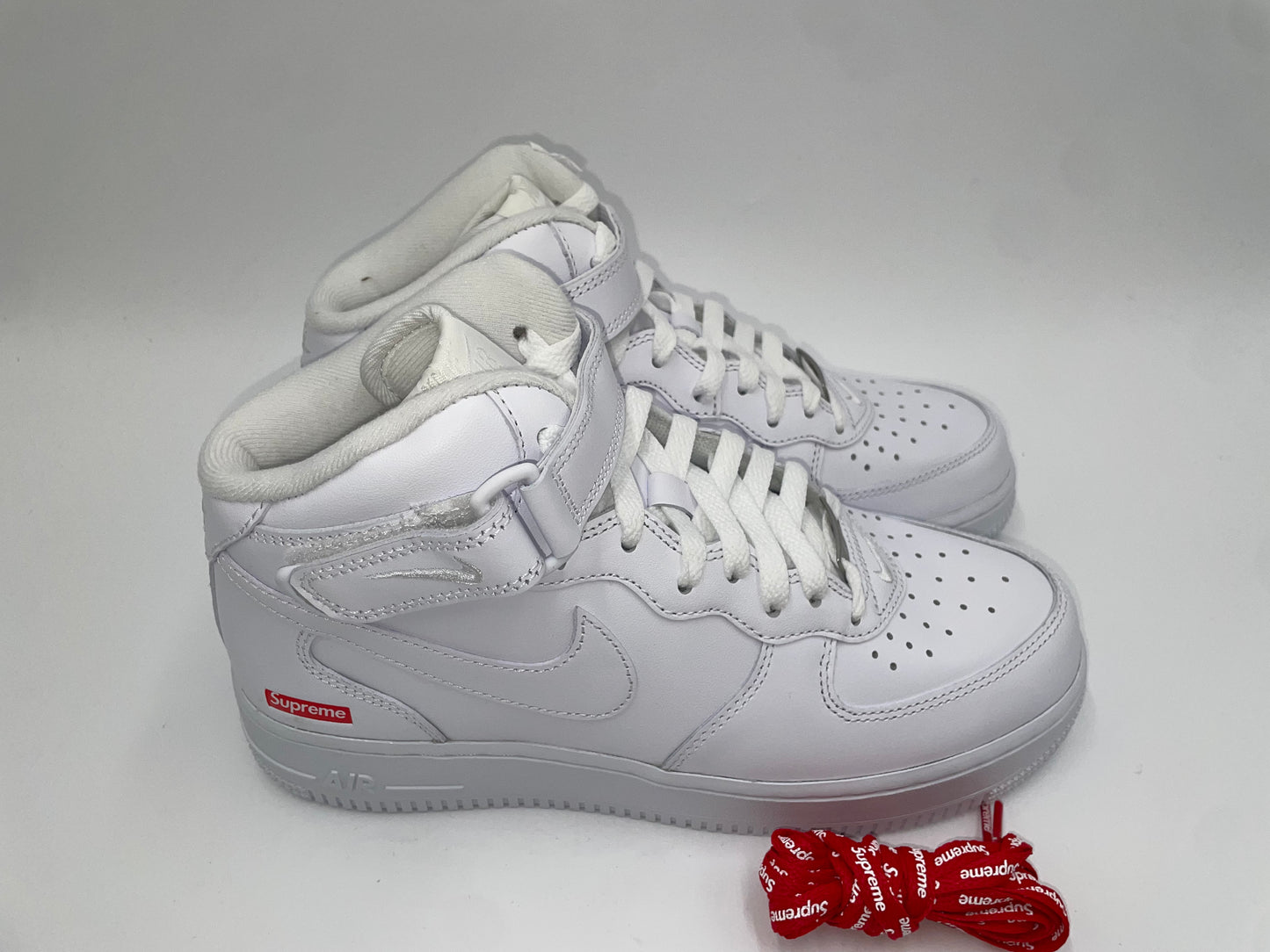 Nike Air Force 1 Mid "SUPREME" (White)
