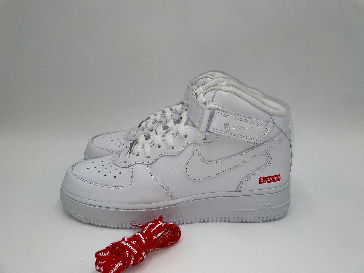 Nike Air Force 1 Mid "SUPREME" (White)