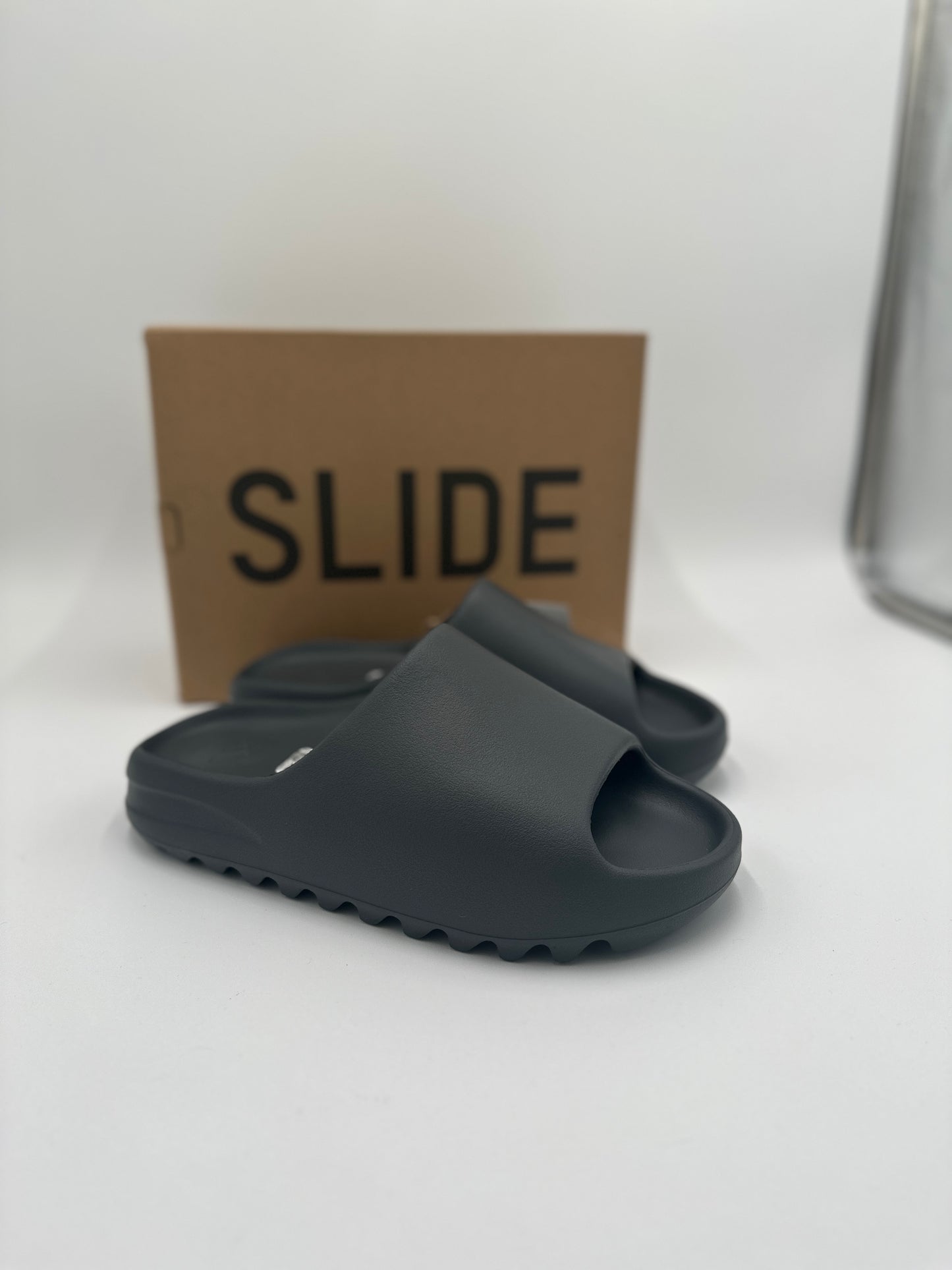 Yeezy Slide “Slate Grey”