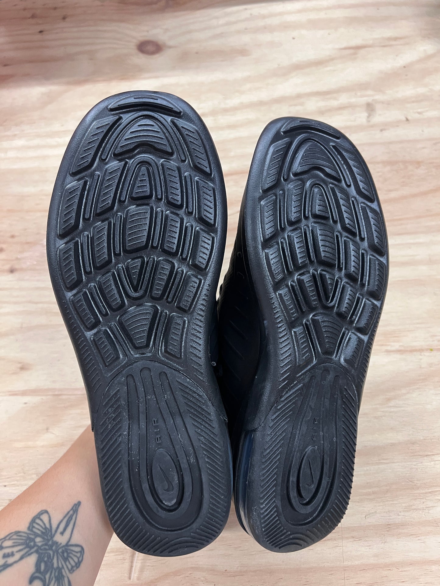 Nike Air Max Axis Triple Black (w)