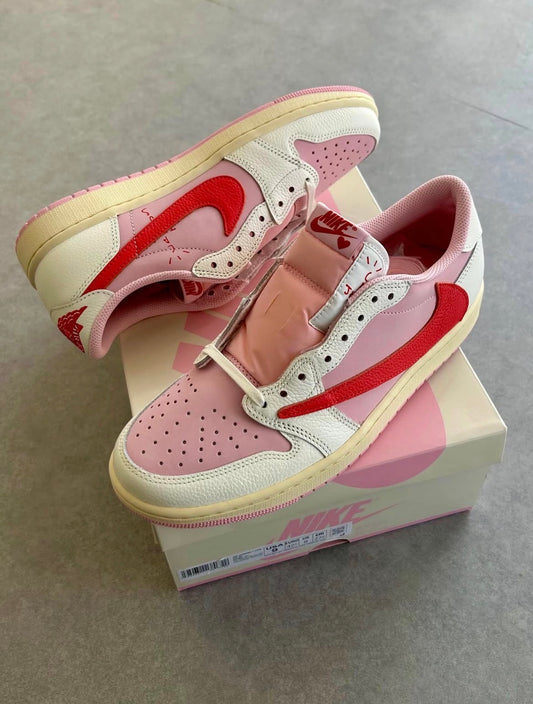 Travis Scott Jordan 1 low “tropical pink”